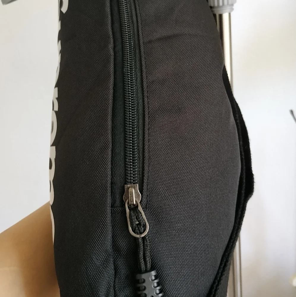 Supreme Logo Print Fanny Bag For Men & Woman - Picture 4 of 9